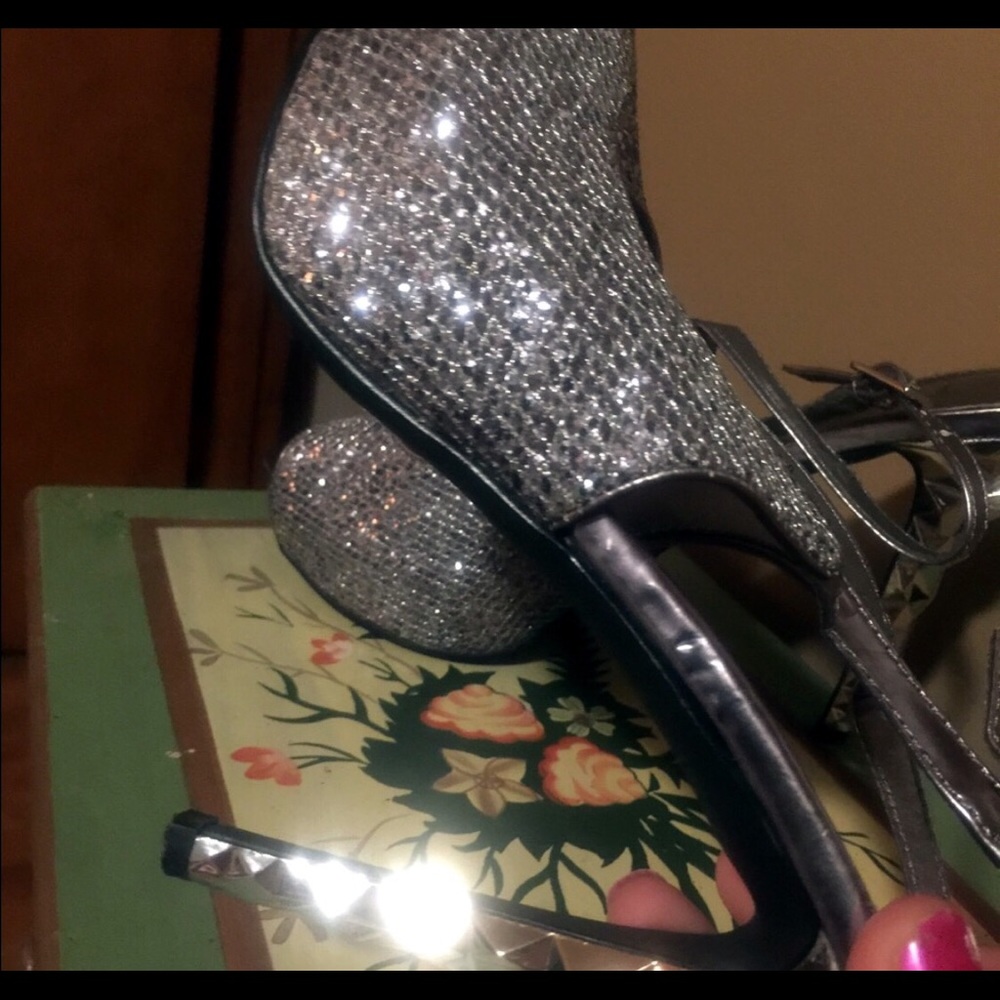 N by Nicole Miller heels 9 1/2 - Picture 2 of 5